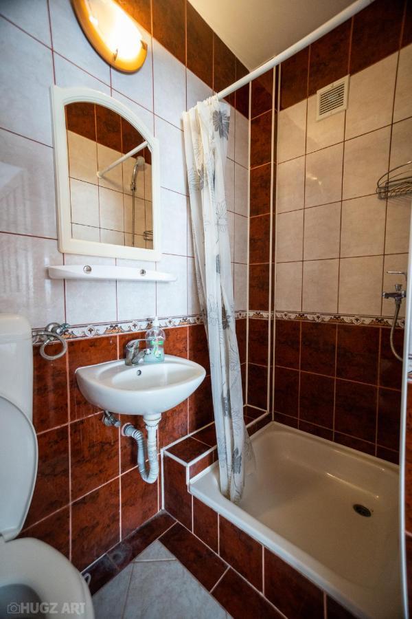 Pensiunea Viktoria * BaileTusnad